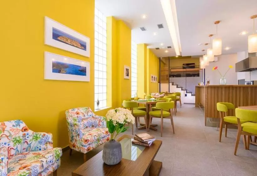 ホテル Elounda Colour Apartments
