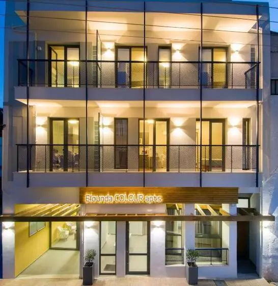 ホテル Elounda Colour Apartments