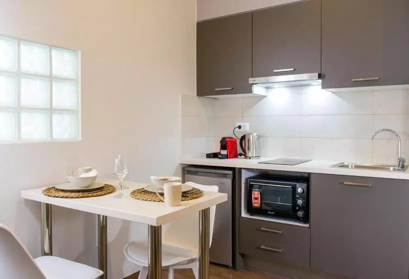 ホテル Elounda Colour Apartments