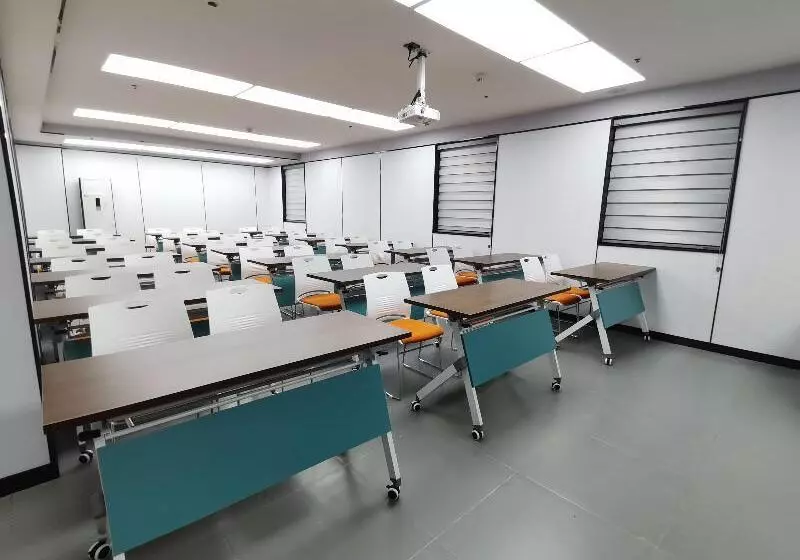 Hanting Hotel Qingdao Badaguan Taipingjiao Park Metro Station