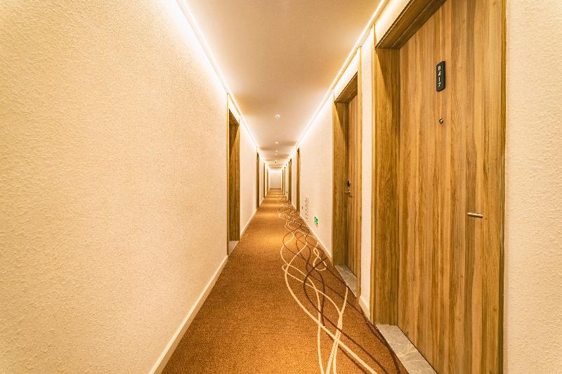 Hanting Hotel Qingdao Badaguan Taipingjiao Park Metro Station