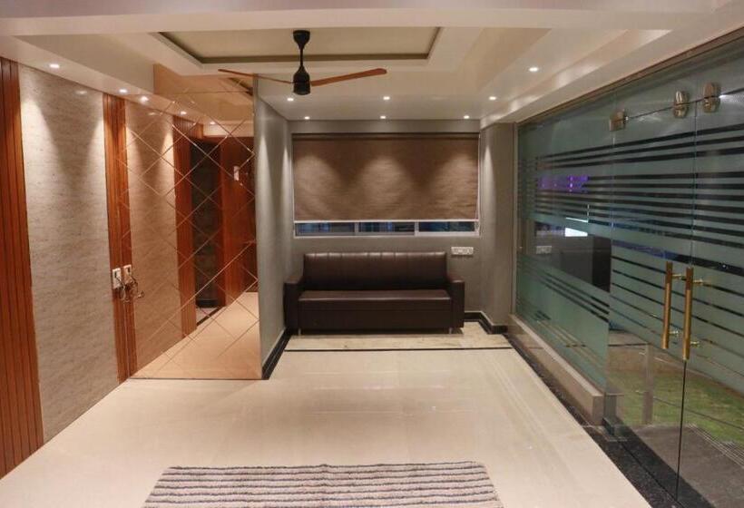 فندق Candor Amigo Airoli Mind Space