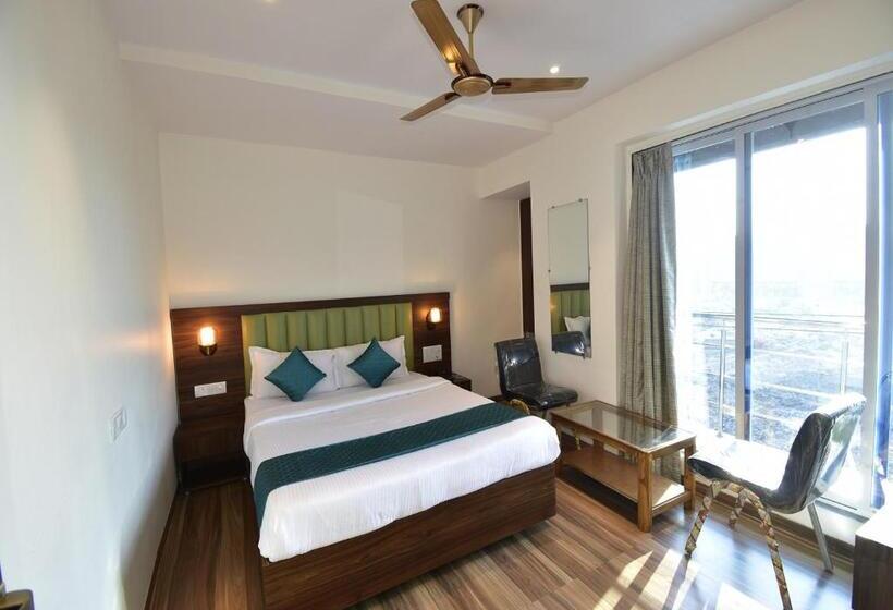 فندق Candor Amigo Airoli Mind Space