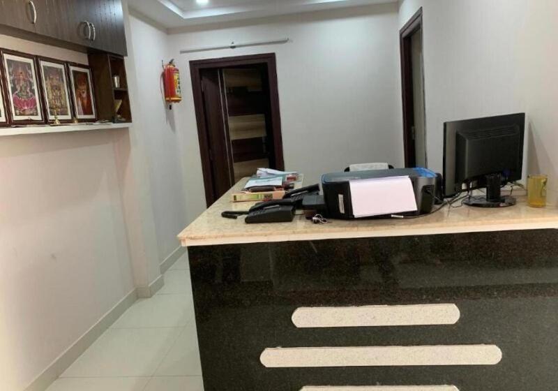 Hotel Oyo Flagship 80855 R Grand