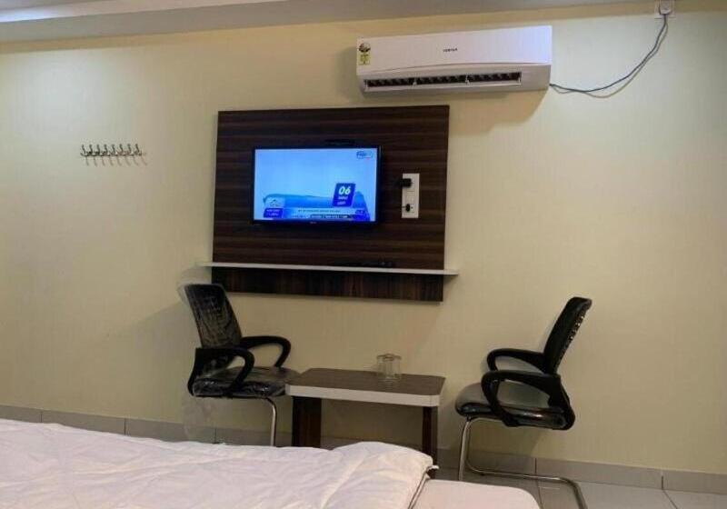 Hotel Oyo Flagship 80855 R Grand