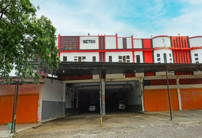 Hotelli Spot On 92230 Penginapan Metro Parepare