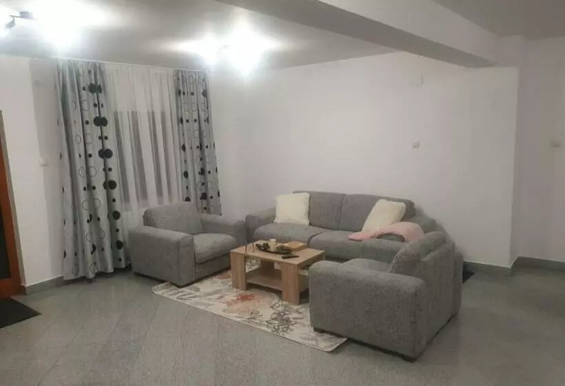 Majatalo Casa Sandu Sadova