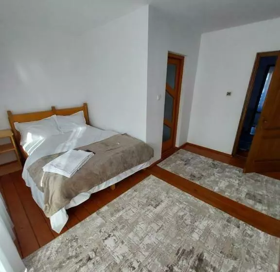 Majatalo Casa Sandu Sadova