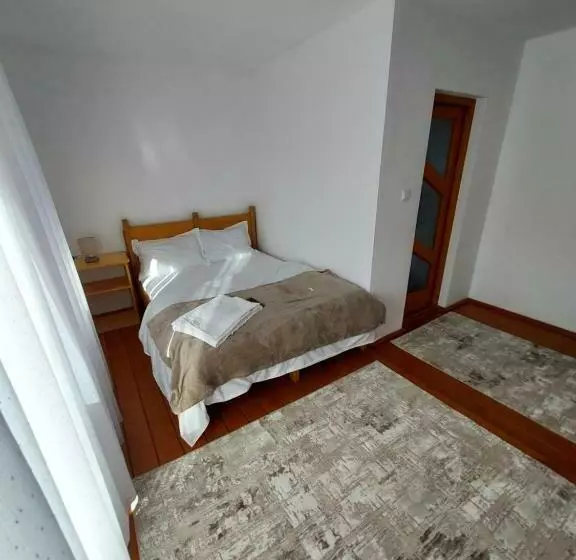 Majatalo Casa Sandu Sadova