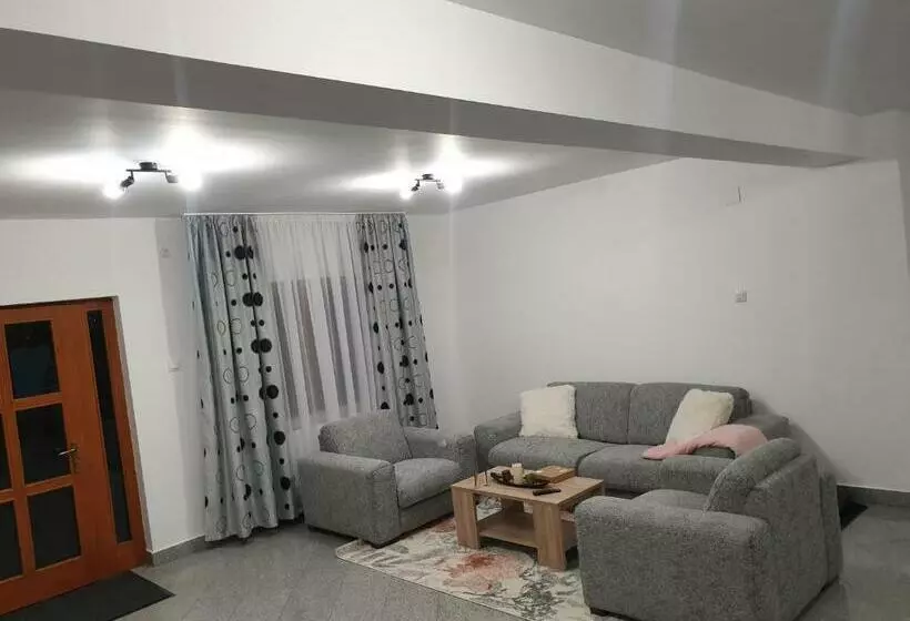 Majatalo Casa Sandu Sadova