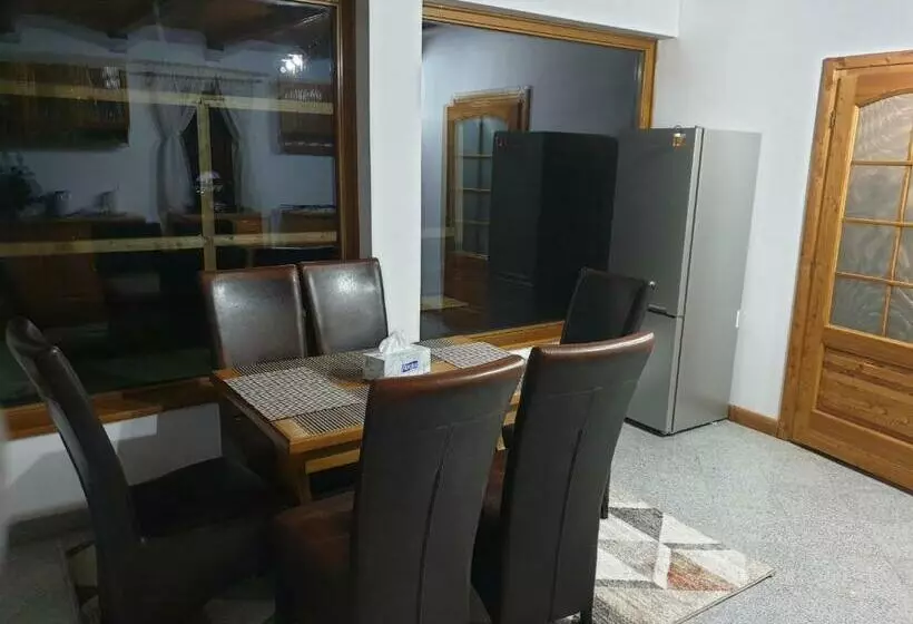 Majatalo Casa Sandu Sadova