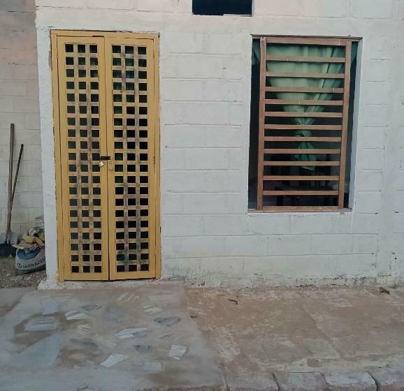 پانسیون Hostal Mayapo Beach