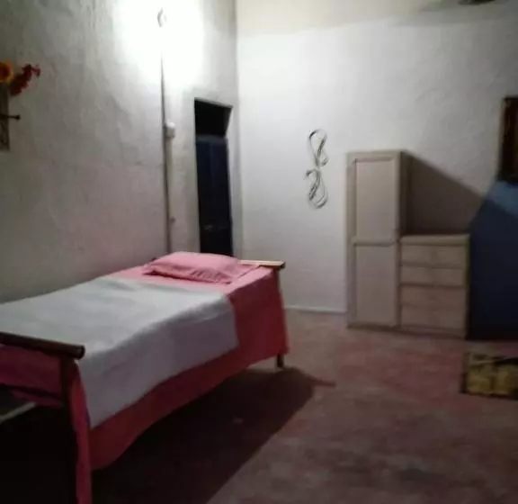 ペンション Hostal Mayapo Beach