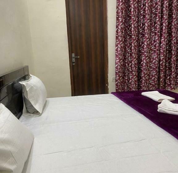 Majatalo Manu Residency Hotel Greater Noida