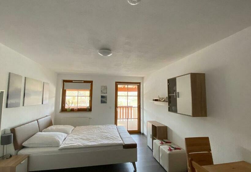 مبيت وإفطار Der Bradler