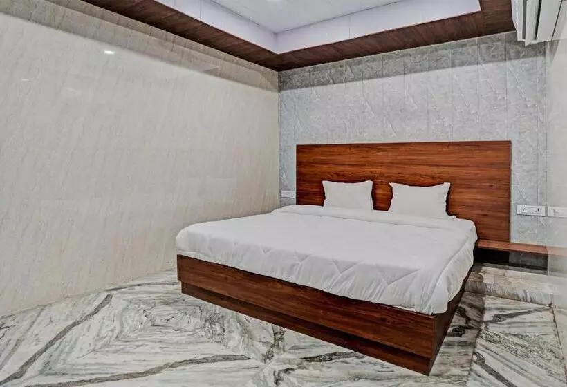 ホテル O Maharoopa Palace