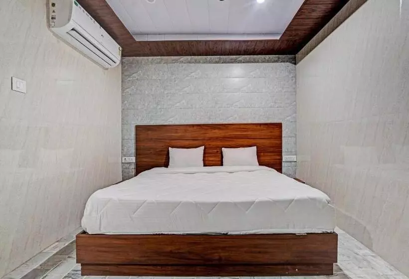 ホテル O Maharoopa Palace