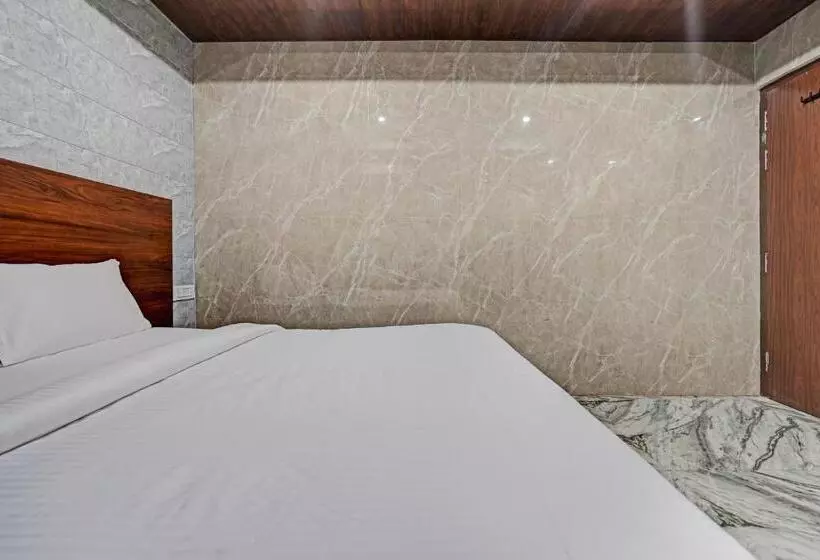 ホテル O Maharoopa Palace