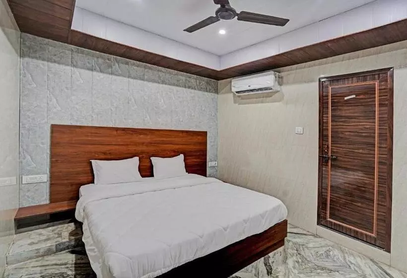 ホテル O Maharoopa Palace