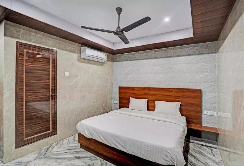 ホテル O Maharoopa Palace