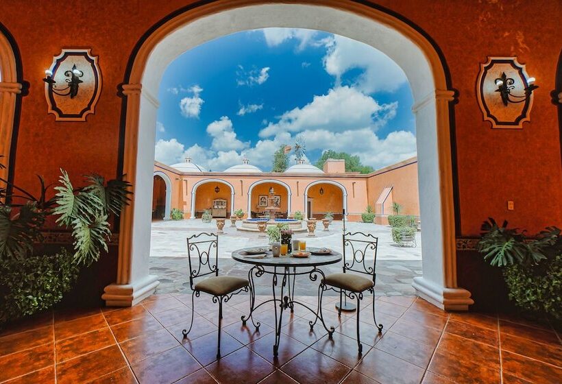 هتل Hacienda La Cieneguita