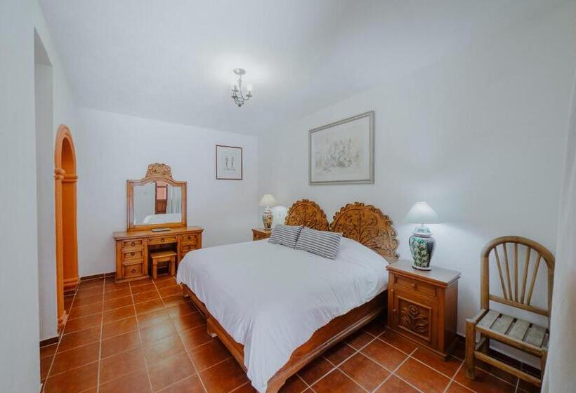 هتل Hacienda La Cieneguita