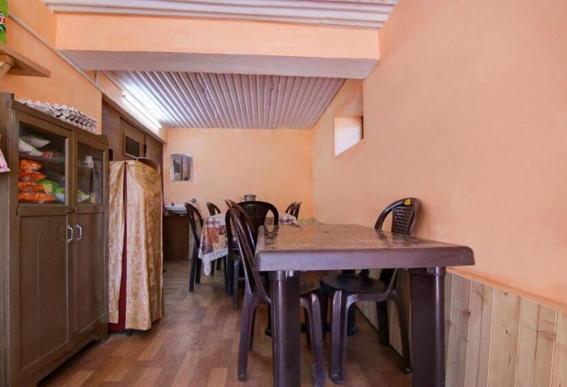 ホテル Oyo Flagship 80716 Hill Top