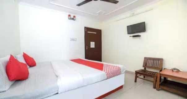 Hotel Oyo Flagship 80754  Silver Point