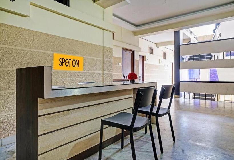 Hotell Spot On Thomsun Inn