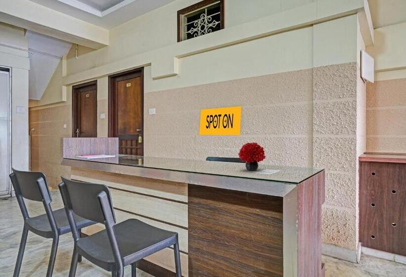 Hotell Spot On Thomsun Inn