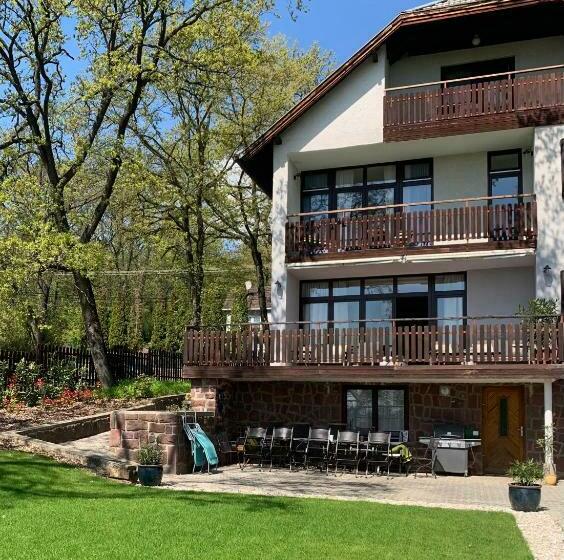 بنسيون Fecskefészek Vendégház