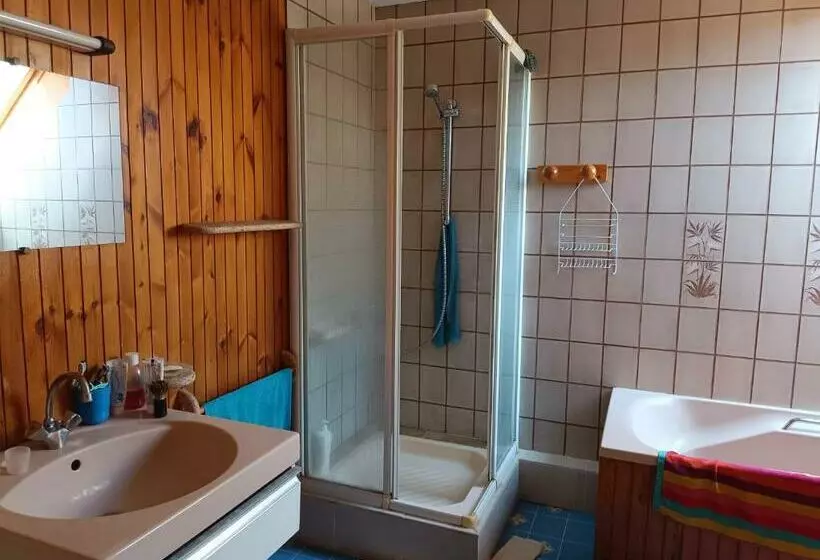 ペンション Room In Apartment   Homestay Guest Room Fruges, Hauts De France