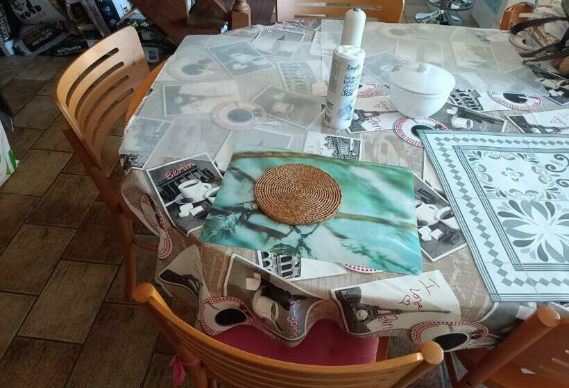 ペンション Room In Apartment Homestay Guest Room Fruges, Hauts De France