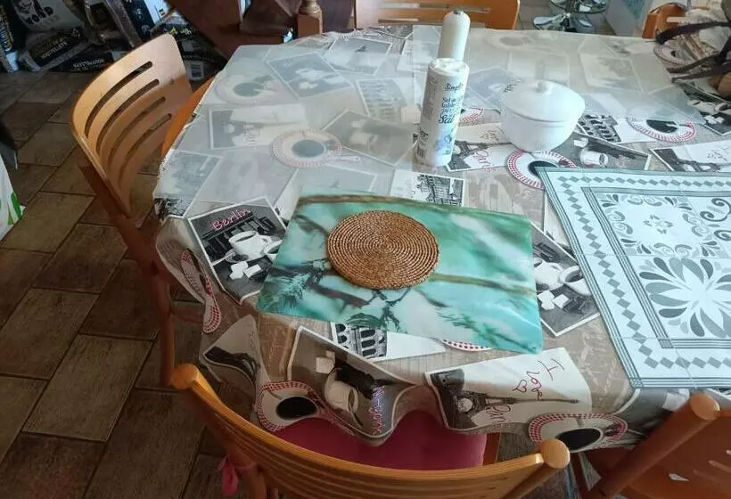 ペンション Room In Apartment   Homestay Guest Room Fruges, Hauts De France