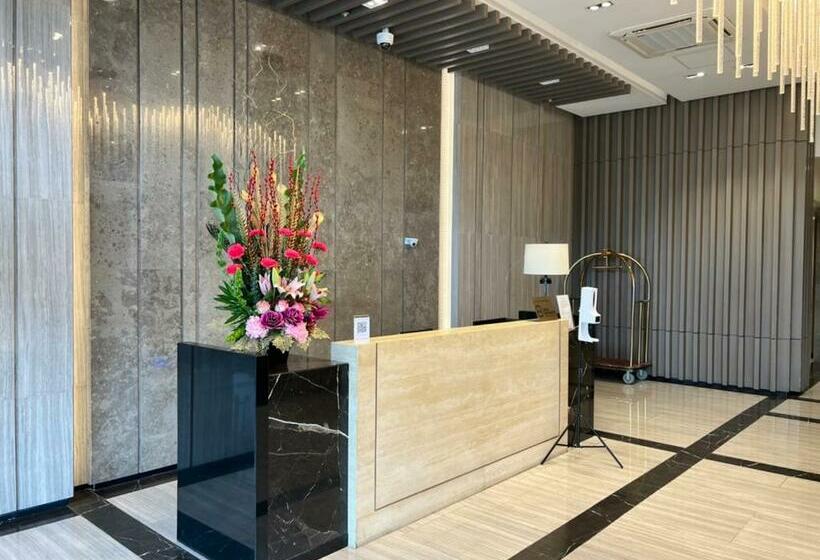 Uptown Parksuites Ii