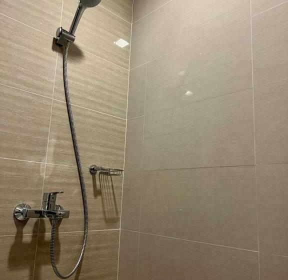 Uptown Parksuites Ii