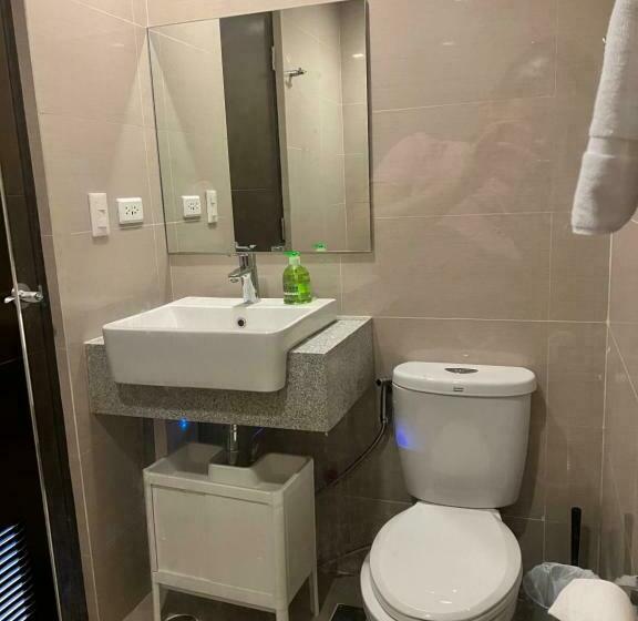 Uptown Parksuites Ii