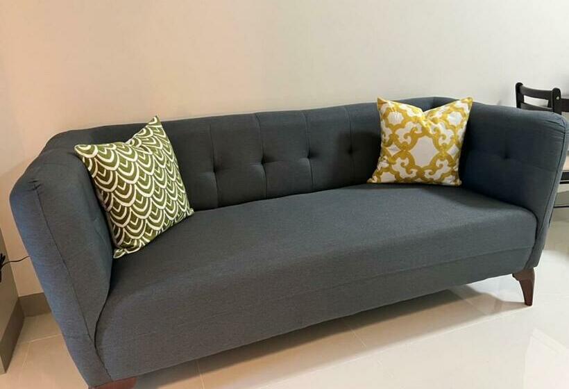 Uptown Parksuites Ii