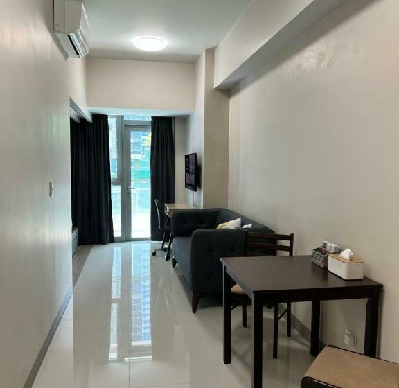 Uptown Parksuites Ii