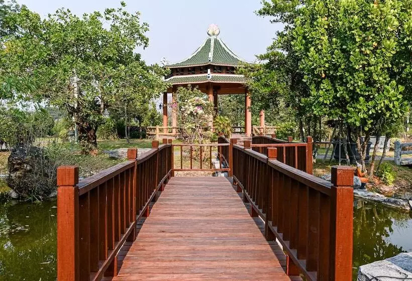 ホテル Suanphung Bonsai Village