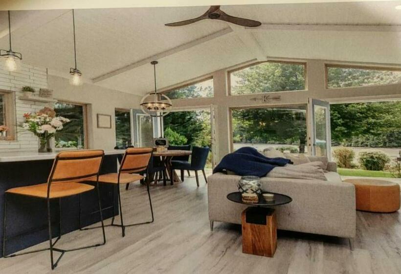 Pension Private Water Front & Swimming Pool &hot Tub