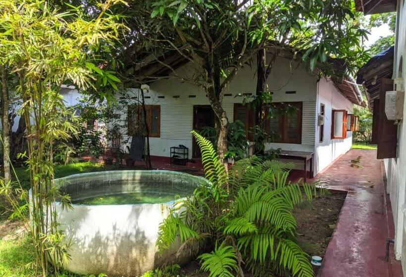 Pension Sirimeduraguest