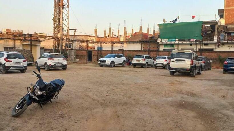 Staymaker Hotel Raj Banquet