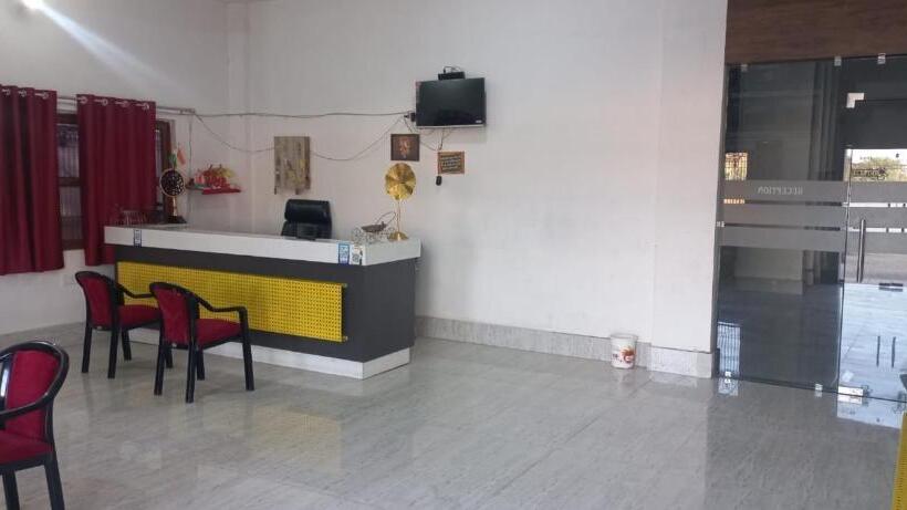 Staymaker Hotel Raj Banquet