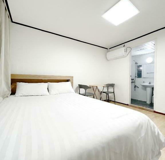 בית מלון כפרי The Oakra