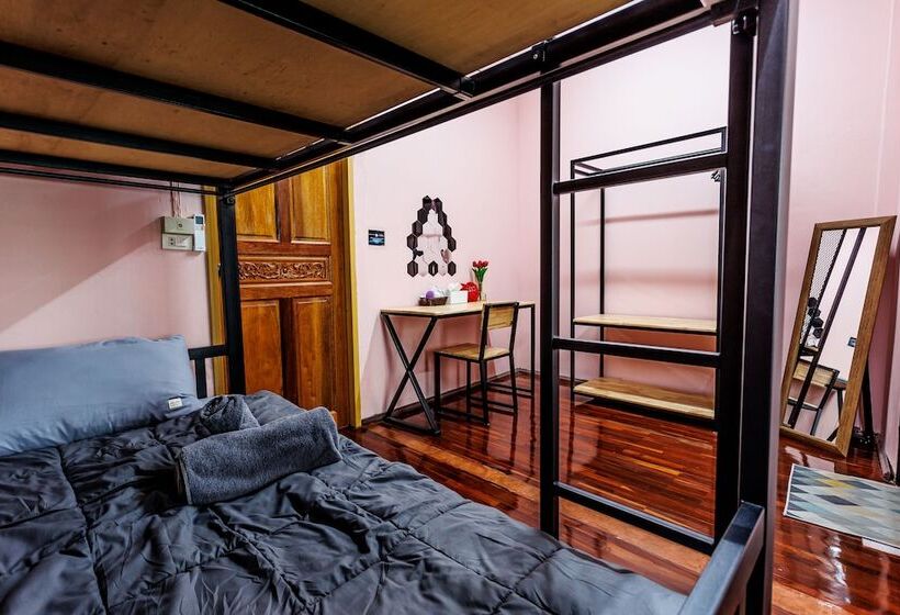 هاستل Baan Mee Suk Ayutthaya