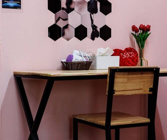 هاستل Baan Mee Suk Ayutthaya