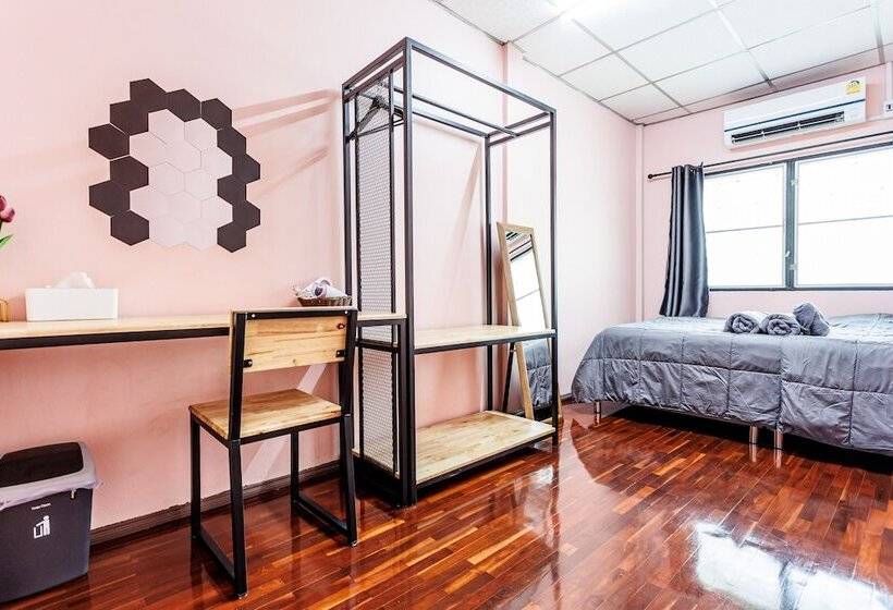 هاستل Baan Mee Suk Ayutthaya