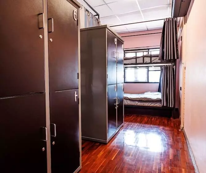 ユースホステル Baan Mee Suk Ayutthaya