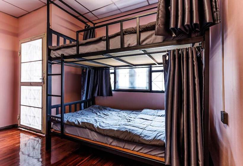 هاستل Baan Mee Suk Ayutthaya